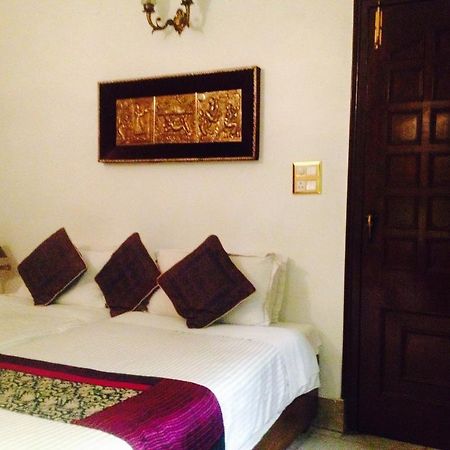 Master Bed And Breakfast New Delhi Bilik gambar
