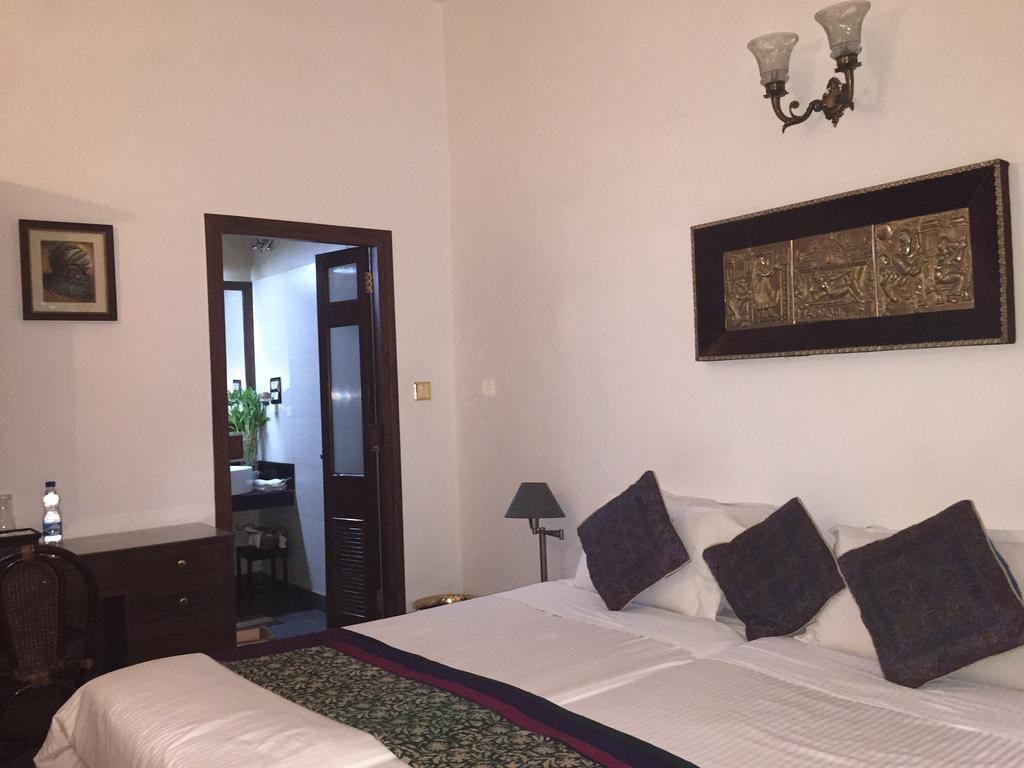 Master Bed And Breakfast New Delhi Bilik gambar