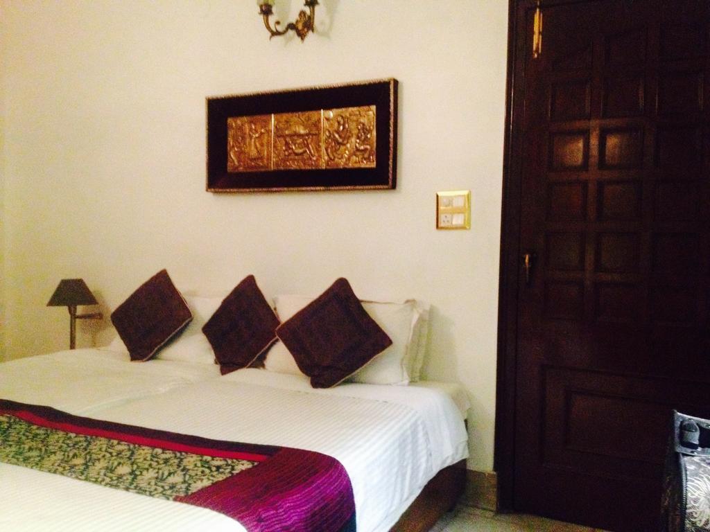 Master Bed And Breakfast New Delhi Bilik gambar